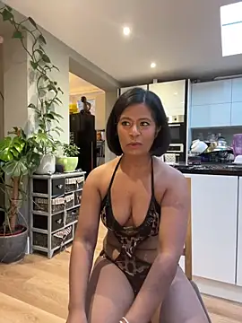 Snapshot of RoseMelanie chatting on 12/22/24, 08:16 RoseMelanie online show from 12/22/24, 08:16