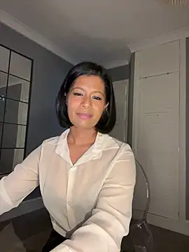 Snapshot of RoseMelanie chatting on 02/11/25, 08:58 RoseMelanie online show from 02/11/25, 08:58