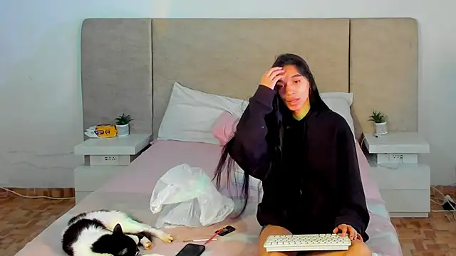 katt pelaez online show from 10/11/25, 06:17