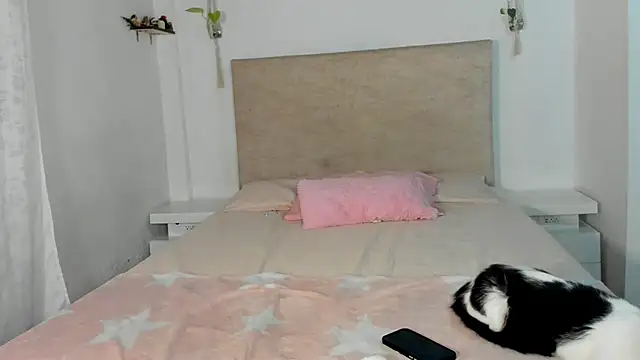 Snapshot of katt_pelaez chatting on 04/10/26, 12:16 katt pelaez online show from 04/10/26, 12:16