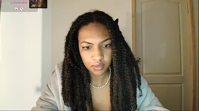 Snapshot of im_alivys_ chatting on 06/18/26, 01:28 im alivys online show from 06/18/26, 01:28