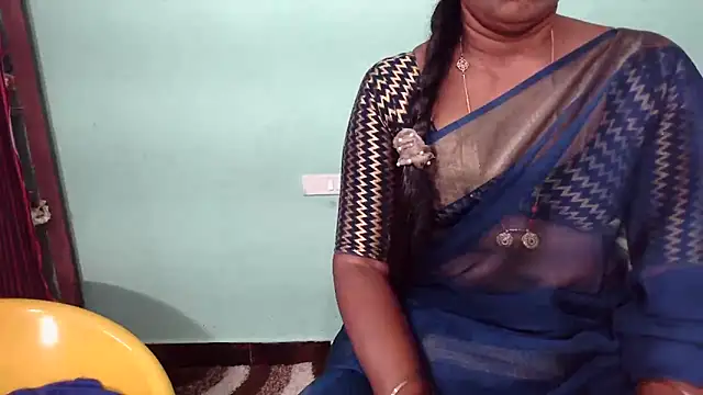 shrutitelugu69 online show from 12/19/25, 10:11