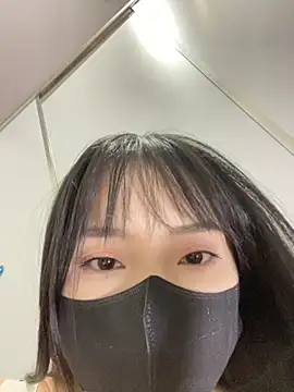 Snapshot of Asia-Lynn chatting on 11/06/25, 11:22 Asia-Lynn online show from 11/06/25, 11:22