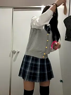 Snapshot of Asia-Lynn chatting on 11/10/25, 10:36 Asia-Lynn online show from 11/10/25, 10:36