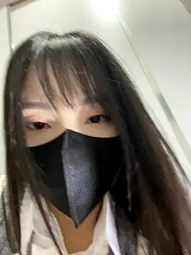 Snapshot of Asia-Lynn chatting on 11/11/25, 10:37 Asia-Lynn online show from 11/11/25, 10:37