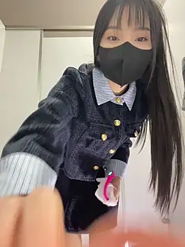 Snapshot of Asia-Lynn chatting on 11/26/25, 10:49 Asia-Lynn online show from 11/26/25, 10:49