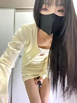 Snapshot of Asia-Lynn chatting on 12/17/25, 10:43 Asia-Lynn online show from 12/17/25, 10:43