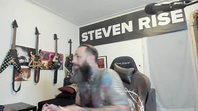 Snapshot of StevenRiseNYC chatting on 04/28/26, 02:27 StevenRiseNYC online show from 04/28/26, 02:27