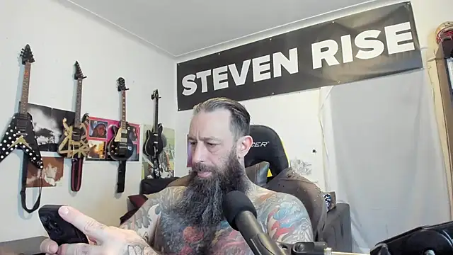Snapshot of StevenRiseNYC chatting on 04/29/26, 01:26 StevenRiseNYC online show from 04/29/26, 01:26