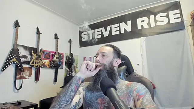 Snapshot of StevenRiseNYC chatting on 05/04/26, 12:39 StevenRiseNYC online show from 05/04/26, 12:39