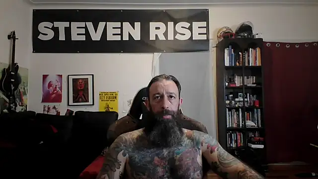 Snapshot of StevenRiseNYC chatting on 05/21/26, 12:56 StevenRiseNYC online show from 05/21/26, 12:56