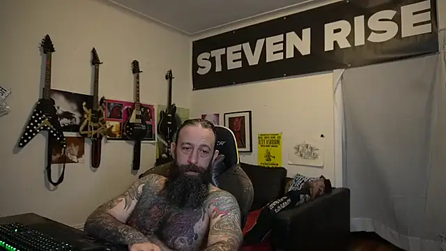 Snapshot of StevenRiseNYC chatting on 05/27/26, 11:57 StevenRiseNYC online show from 05/27/26, 11:57
