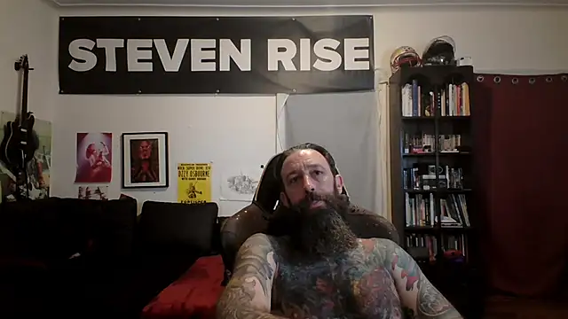 Snapshot of StevenRiseNYC chatting on 05/28/26, 12:02 StevenRiseNYC online show from 05/28/26, 12:02