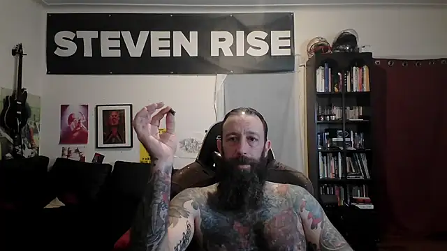 Snapshot of StevenRiseNYC chatting on 06/02/26, 12:12 StevenRiseNYC online show from 06/02/26, 12:12