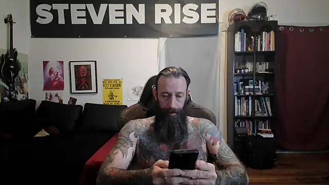 Snapshot of StevenRiseNYC chatting on 06/02/26, 12:18 StevenRiseNYC online show from 06/02/26, 12:18