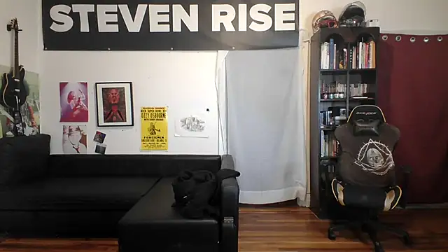 Snapshot of StevenRiseNYC chatting on 06/03/26, 02:33 StevenRiseNYC online show from 06/03/26, 02:33