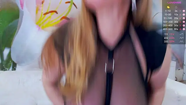 Lilly Diaz online show from 03/27/26, 08:26