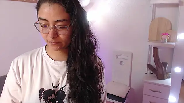  Kim  M online show from 11/19/25, 12:16