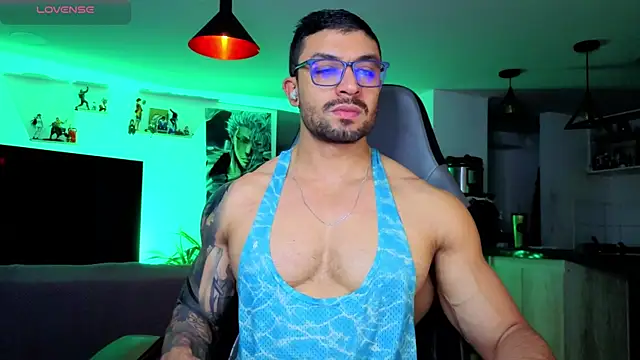 Snapshot of Michael_Diamond chatting on 06/30/26, 01:17 Michael Diamond online show from 06/30/26, 01:17