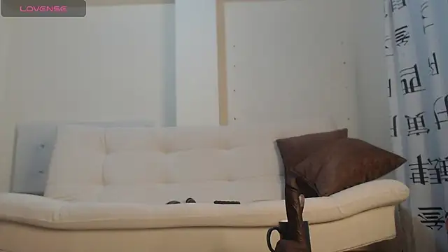 ammarahot7777 online show from 11/23/25, 12:10