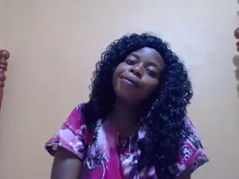 Snapshot of sweetbabra1 chatting on 01/15/25, 06:01 sweetbabra1 online show from 01/15/25, 06:01