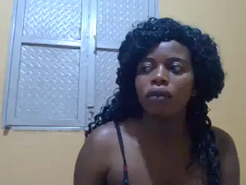 Snapshot of sweetbabra1 chatting on 02/02/25, 04:59 sweetbabra1 online show from 02/02/25, 04:59