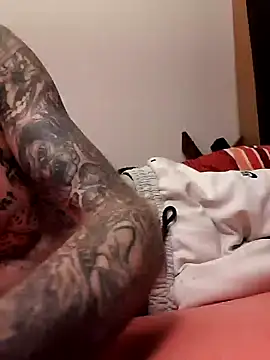 Snapshot of PIercingBoy38 chatting on 01/08/25, 12:38 PIercingBoy38 online show from 01/08/25, 12:38