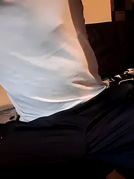 Snapshot of PIercingBoy38 chatting on 01/24/25, 01:03 PIercingBoy38 online show from 01/24/25, 01:03