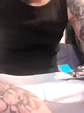 Snapshot of PIercingBoy38 chatting on 02/02/25, 12:46 PIercingBoy38 online show from 02/02/25, 12:46