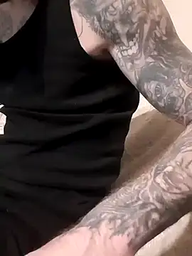 Snapshot of PIercingBoy38 chatting on 02/02/25, 06:42 PIercingBoy38 online show from 02/02/25, 06:42