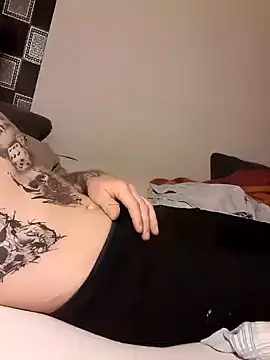 Snapshot of PIercingBoy38 chatting on 02/03/25, 10:11 PIercingBoy38 online show from 02/03/25, 10:11