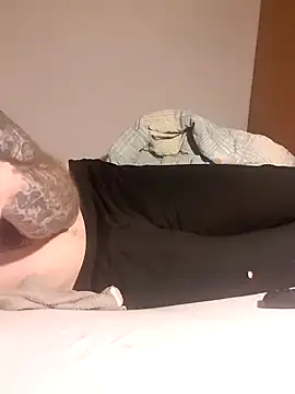 Snapshot of PIercingBoy38 chatting on 02/07/25, 10:09 PIercingBoy38 online show from 02/07/25, 10:09