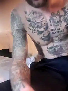 Snapshot of PIercingBoy38 chatting on 02/10/25, 11:46 PIercingBoy38 online show from 02/10/25, 11:46