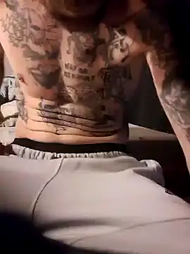 Snapshot of PIercingBoy38 chatting on 02/11/25, 10:07 PIercingBoy38 online show from 02/11/25, 10:07