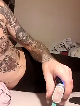 Snapshot of PIercingBoy38 chatting on 02/12/25, 01:09 PIercingBoy38 online show from 02/12/25, 01:09