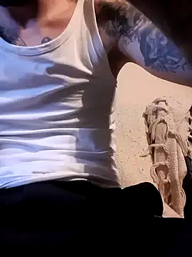 Snapshot of PIercingBoy38 chatting on 02/14/25, 03:58 PIercingBoy38 online show from 02/14/25, 03:58