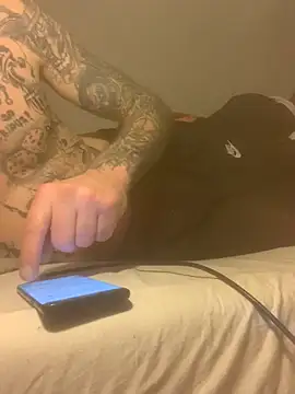 Snapshot of PIercingBoy38 chatting on 02/19/25, 09:47 PIercingBoy38 online show from 02/19/25, 09:47