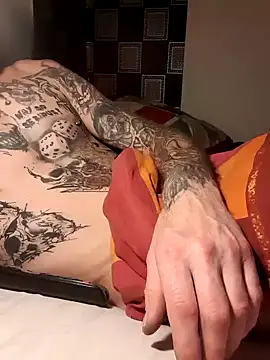 Snapshot of PIercingBoy38 chatting on 02/20/25, 12:52 PIercingBoy38 online show from 02/20/25, 12:52