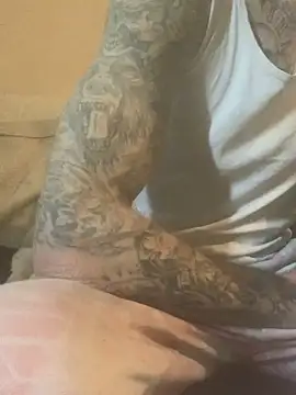 Snapshot of PIercingBoy38 chatting on 02/26/25, 08:26 PIercingBoy38 online show from 02/26/25, 08:26