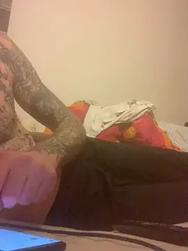 Snapshot of PIercingBoy38 chatting on 02/26/25, 09:16 PIercingBoy38 online show from 02/26/25, 09:16