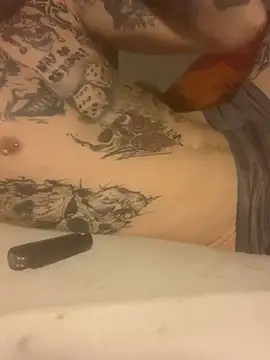 Snapshot of PIercingBoy38 chatting on 02/27/25, 12:21 PIercingBoy38 online show from 02/27/25, 12:21