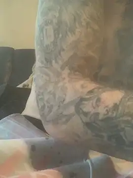 Snapshot of PIercingBoy38 chatting on 02/27/25, 10:37 PIercingBoy38 online show from 02/27/25, 10:37