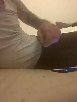 Snapshot of PIercingBoy38 chatting on 03/01/25, 01:53 PIercingBoy38 online show from 03/01/25, 01:53