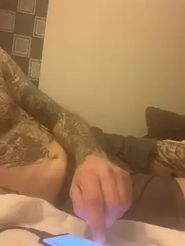 Snapshot of PIercingBoy38 chatting on 03/11/25, 12:33 PIercingBoy38 online show from 03/11/25, 12:33