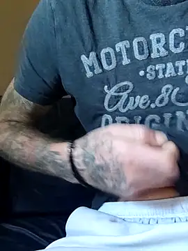 Snapshot of PIercingBoy38 chatting on 09/24/25, 01:47 PIercingBoy38 online show from 09/24/25, 01:47