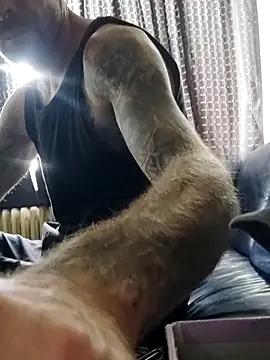 Snapshot of PIercingBoy38 chatting on 09/27/25, 09:58 PIercingBoy38 online show from 09/27/25, 09:58