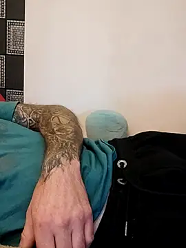 Snapshot of PIercingBoy38 chatting on 10/12/25, 10:36 PIercingBoy38 online show from 10/12/25, 10:36