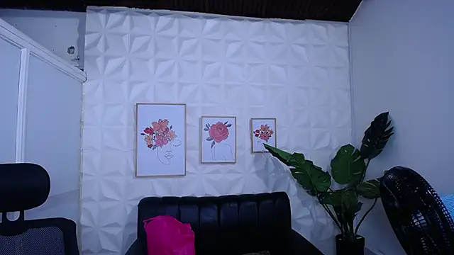 Valentinaa mature online show from 11/21/25, 11:03