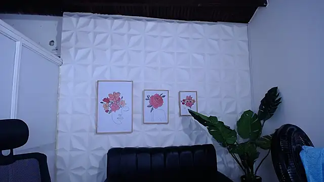 Valentinaa mature online show from 11/24/25, 09:03