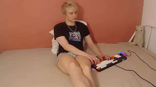 Oliver sweet  online show from 04/08/26, 01:05